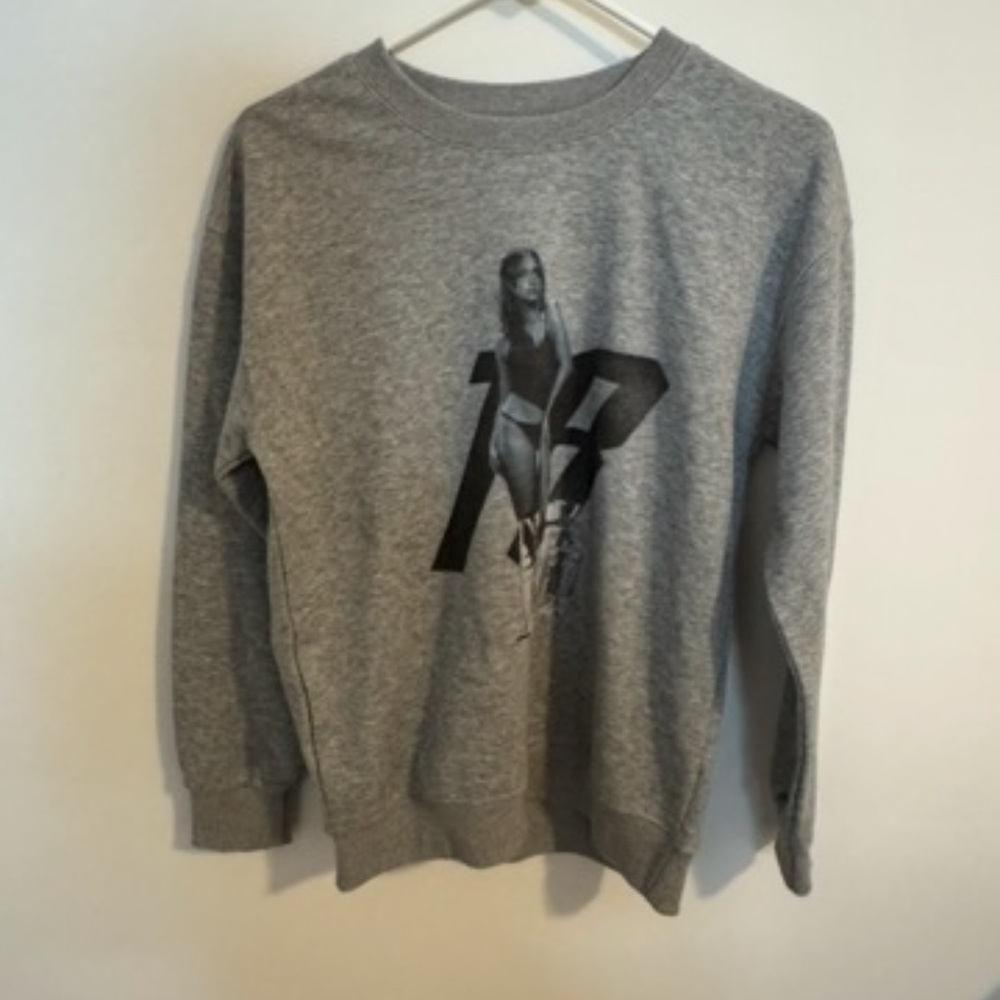Gray Graphic Sweatshirt